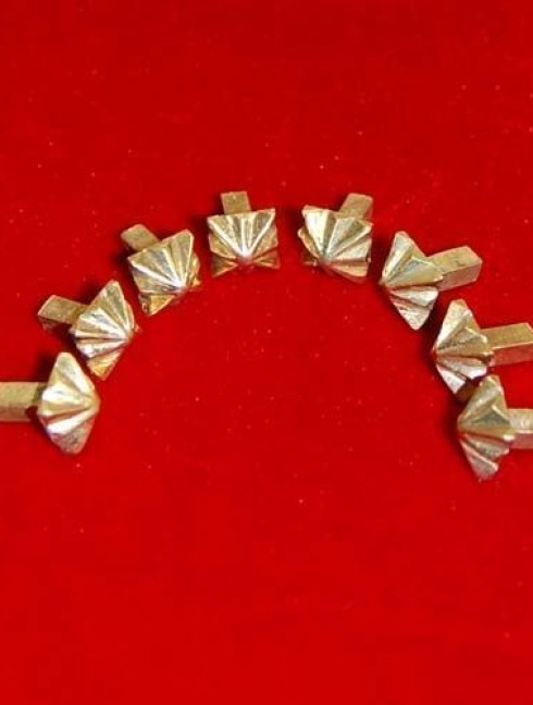 Cast bronze rivet-belt mount "Pyramid" Riemenhalterungen