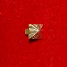 Cast bronze rivet-belt mount "Pyramid" image-1