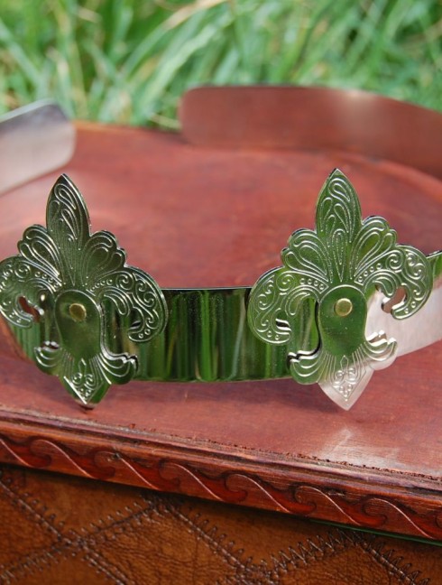 Brass crown with etched elements Accesorios