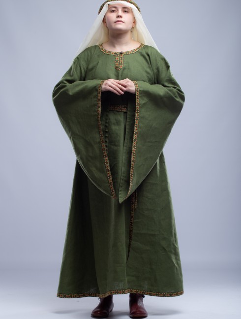 Early bliaut dress Mittelalterliche Kleidung