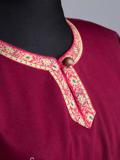 Early bliaut dress Vestiario medievale