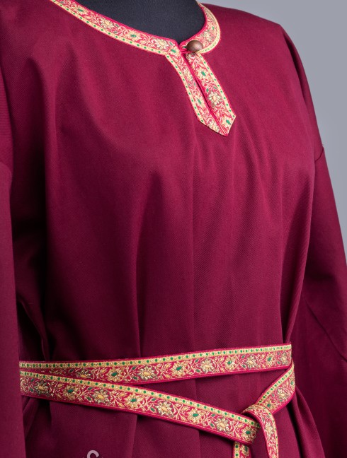 Early bliaut dress Vestiario medievale