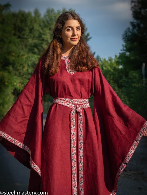 Early bliaut dress Mittelalterliche Kleidung