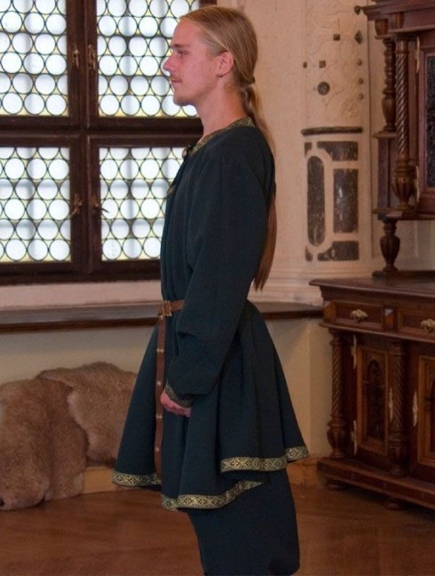 Men s costume of XII-XIII centuries Vêtements médiévaux