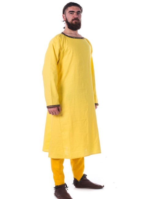 Men s costume of XIII-XIV centuries Vestimenta medieval