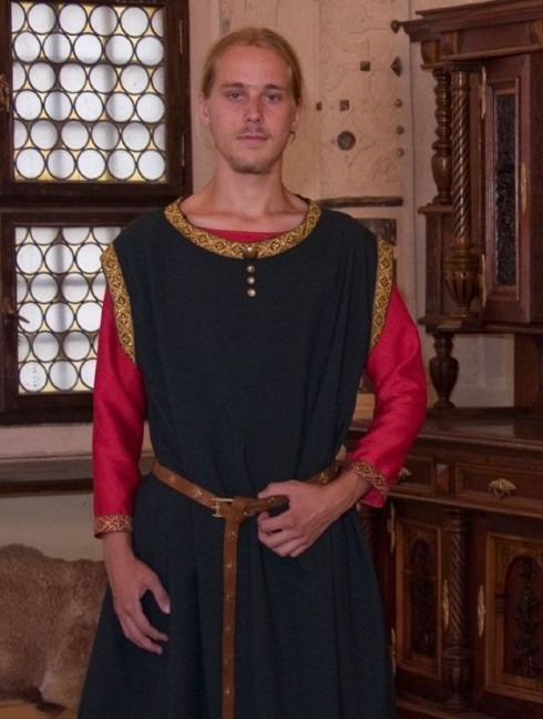 Men s costume of XIII-XIV centuries Vestimenta medieval