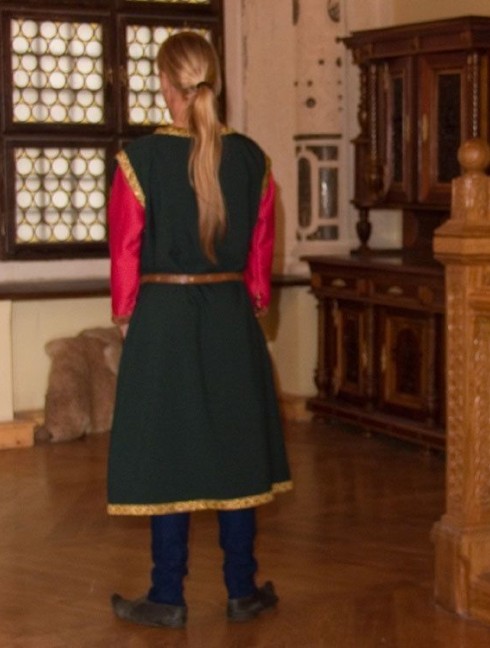 Men s costume of XIII-XIV centuries Vestimenta medieval