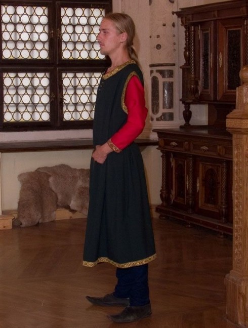 Men s costume of XIII-XIV centuries 
