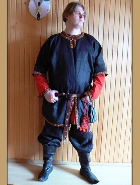 Early Medieval men s costume 