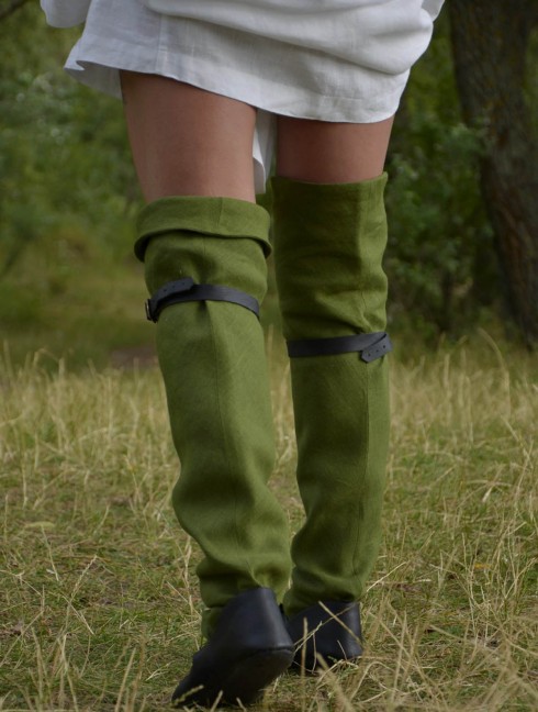 Medieval women s stockings XII-XV century Vestimenta medieval