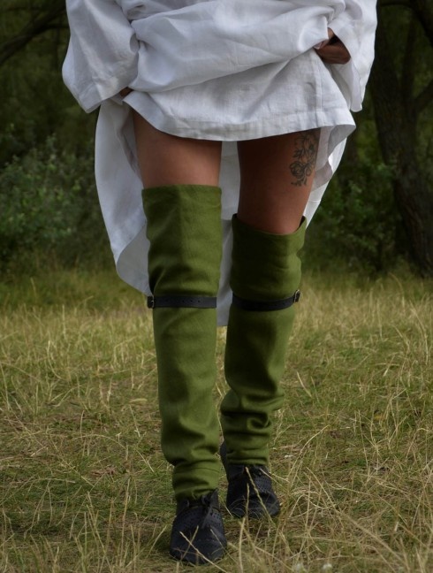 Medieval women s stockings XII-XV century Vestimenta medieval