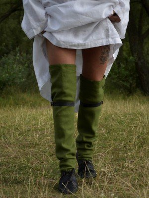 Medieval women s stockings XII-XV century