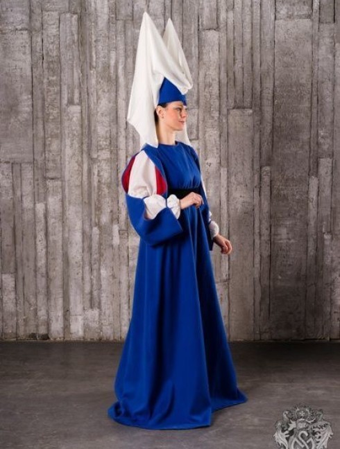 Medieval Burgundian dress, 14th-15th century Women's dresses