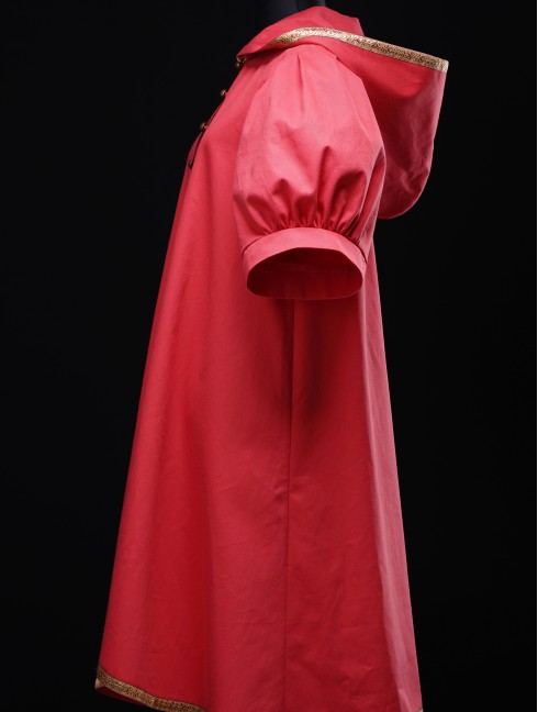 Coat with the hood and puffed sleeves Cloaks and capes