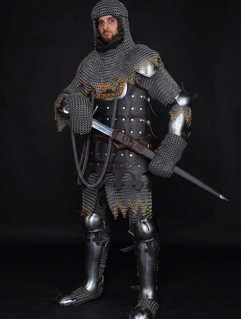 13 century European armour in colours of the English royal house Plattenrüstungen
