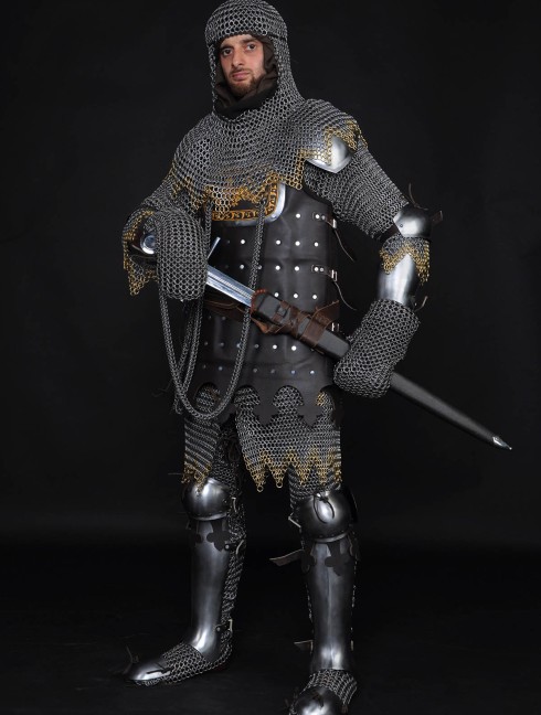 13 century European armour in colours of the English royal house Armadura de placas