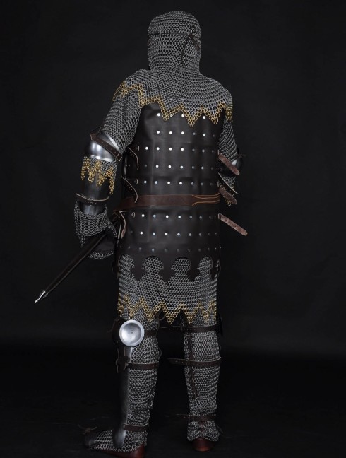 13 century European armour in colours of the English royal house Armadura de placas