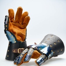 Brigandine gauntlets - mid 14th century image-1