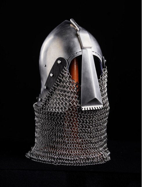 Helmet bascinet mid-14th century Armure de plaques