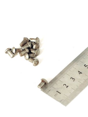 50 steel rivets Plate armour maintenance