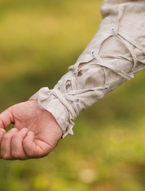 European shirt, VIII-XIII centuries Hemden, Tuniken und Cotten