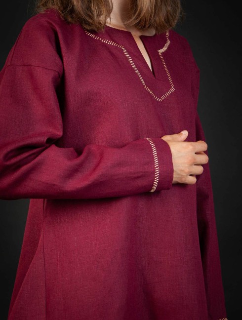 Medieval European shirt Chemises, tuniques, cottes