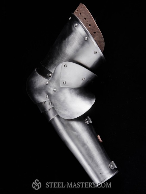 Milan-style arms plates with couter 1450-1485 years, a part of “Avant Armor” Armure de plaques