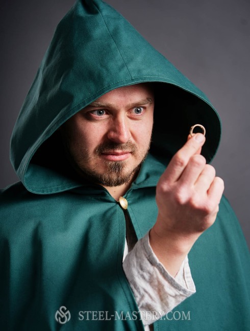 Cloak with hood, a part of fantasy-style costume  Manteaux et capes
