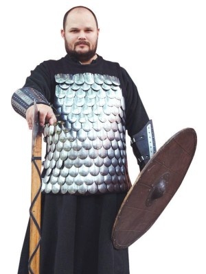 Scale armour of middle ages Corazza per corpo e lamiere