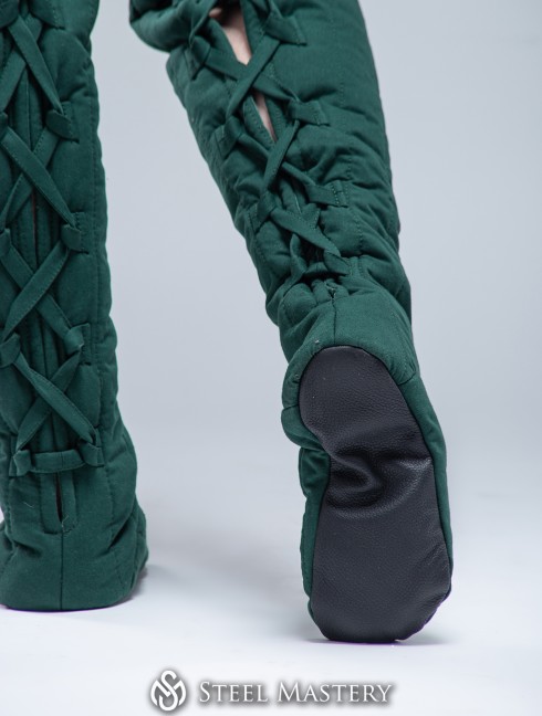 Padded chausses XII-XIII centuries Gepolsterte beinlinge