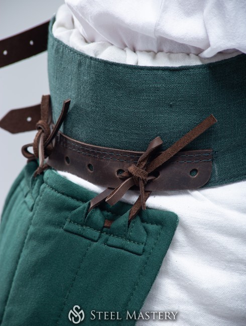 Padded chausses XII-XIII centuries Chausses gambisonnées