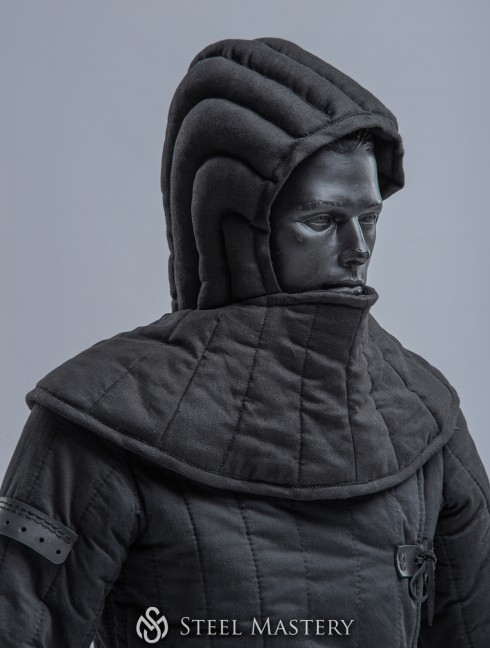 Padded liner with pelerine Padded liners and caps