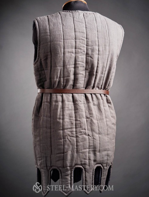 Sleeveless gambeson with festoons, XII-XIII centuries Gambison