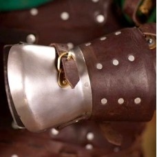 Brigandine mitten (for buckler) image-1