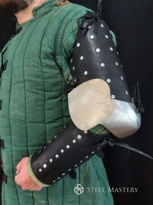 Brigandine arms of the XV century
