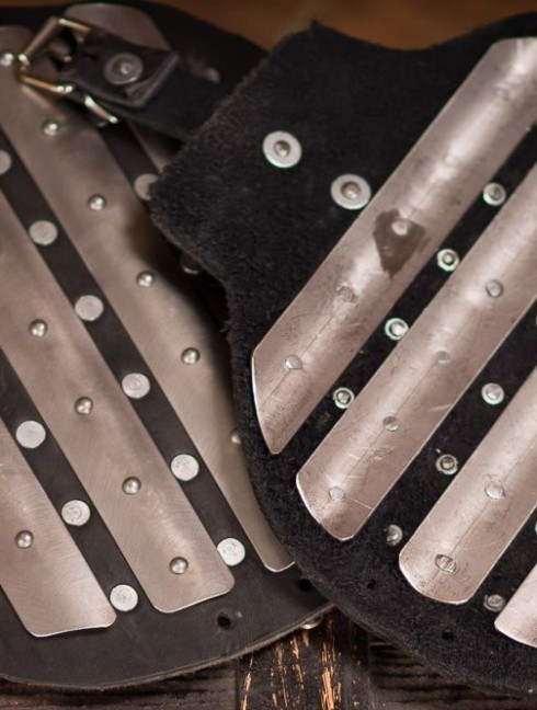 Splinted protection for upper arm (bicep) Armatura brigantina