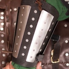 Splinted bracers image-1