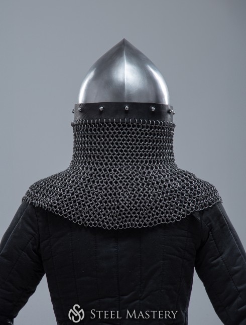 Norman helmet with face and neck protection Armure de plaques