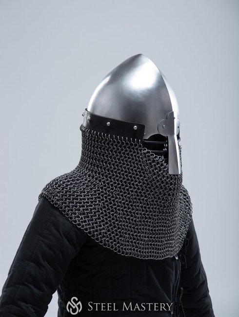 Norman helmet with face and neck protection Armadura de placas