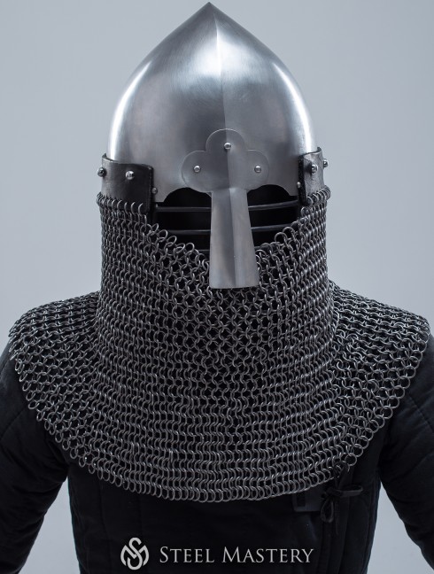Norman helmet with face and neck protection Armadura de placas