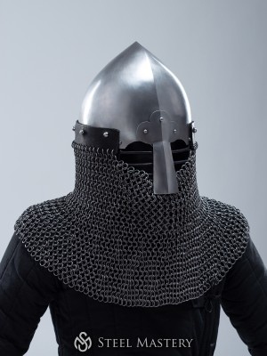 Norman helmet with face and neck protection Armure de plaques
