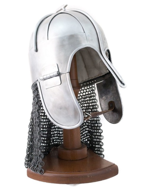 The Wollaston (Pioneer) Helmet of the 7th century Armure de plaques