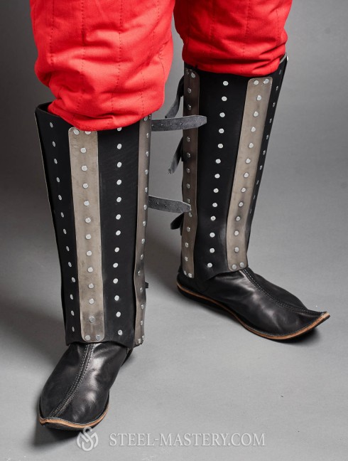 Splinted greaves Brigandine leg protection