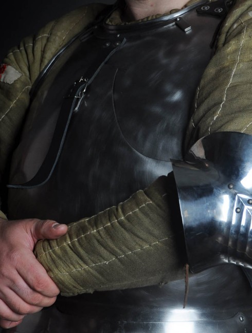 English gothic pointed elbow caps, 2nd half of the XV century Armadura de placas