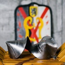 English gothic pointed elbow caps, 2nd half of the XV century image-1