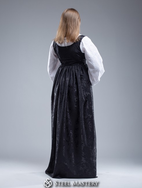 Italian underdress, XV century Women's dresses