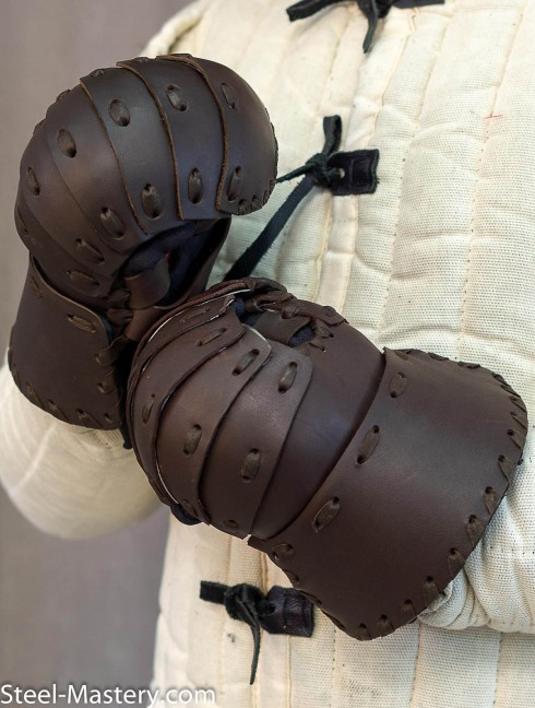 Leather laminar mitten Brigandine gauntlets and mittens