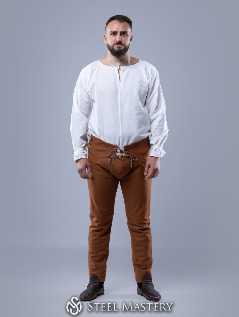 Tight chausses with codpiece, XV century Cappelli e pantaloni