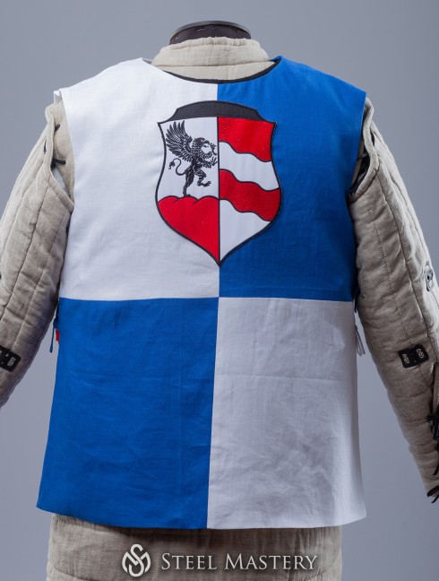 Coat of arms (tabard) with your emblem Vestimenta medieval