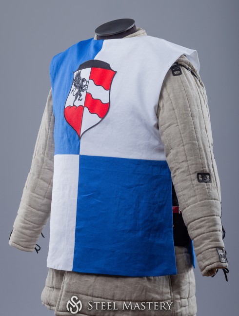 Coat of arms (tabard) with your emblem Vestimenta medieval